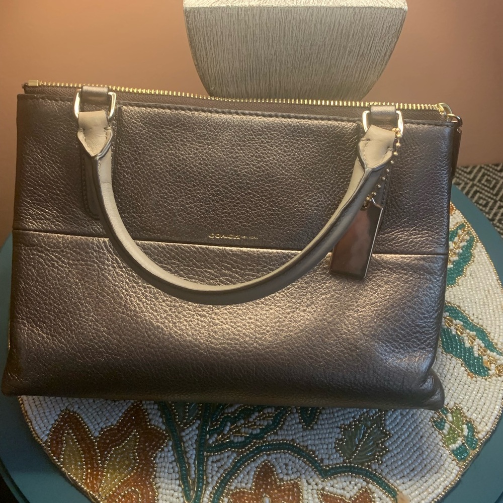 1 Day SALE, LADIES!🌹DK MET GOLD CHIC ❤️ COACH BOROUGH HAND & XBODY $395